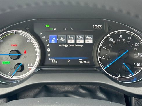 Used 2024 Toyota Venza LE AWD/4WD image 27