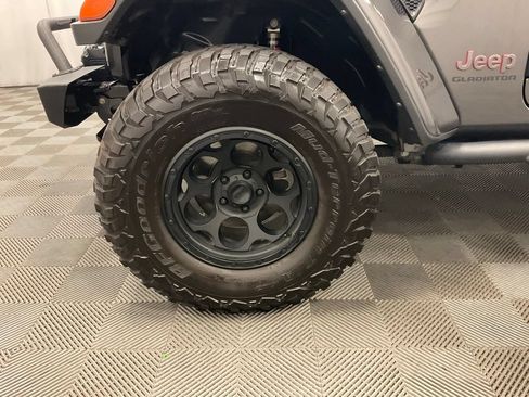 Used 2022 Jeep Gladiator Rubicon w/ Cold Weather Group AWD/4WD image 18
