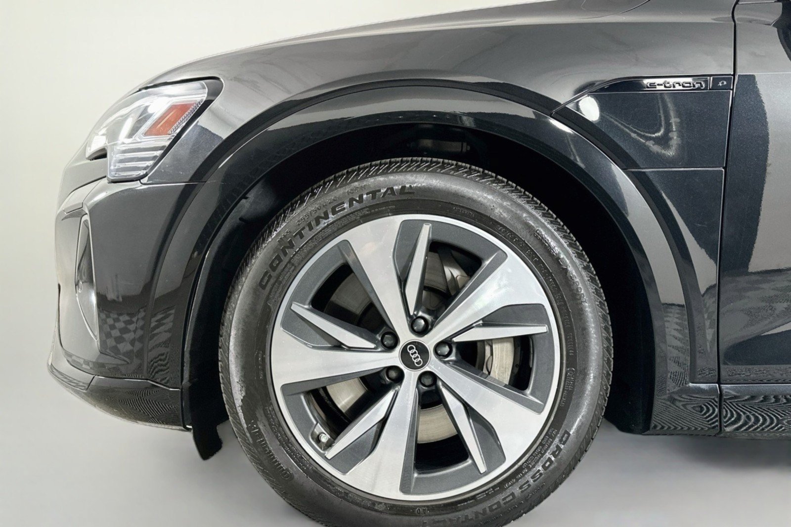 Used 2024 Audi Q8 e-tron Premium Plus AWD/4WD image 12