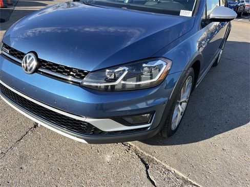 Used 2018 Volkswagen Golf Alltrack SEL image 9