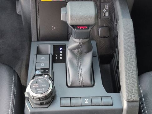 Used 2024 Toyota Tacoma TRD Off-Road w/ TRD Off Road Upgrade Package image 22