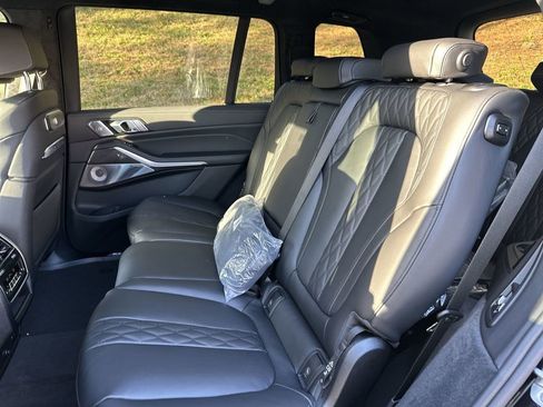 New 2026 BMW X7 M60i image 22