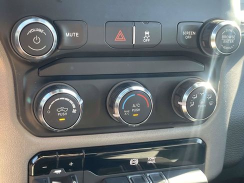 Used 2024 RAM 2500 Big Horn AWD/4WD image 16