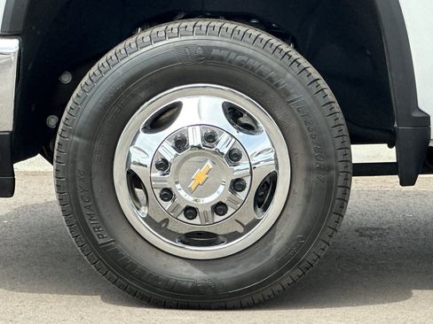 Used 2024 Chevrolet Silverado 3500 LT w/ Convenience Package RWD image 35