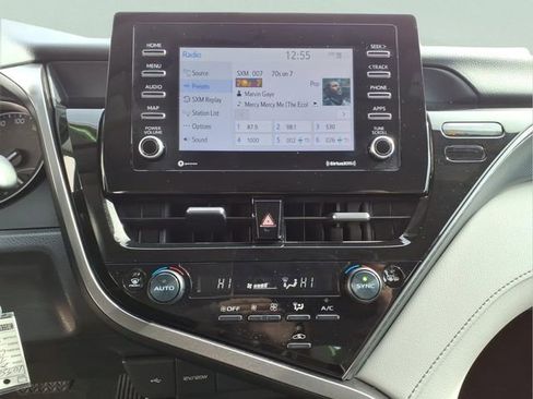 Used 2023 Toyota Camry SE image 18