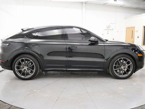 Used 2025 Porsche Cayenne GTS image 8