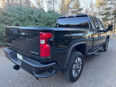 Used 2024 Chevrolet Silverado 2500 Custom w/ Custom Value Package image 5