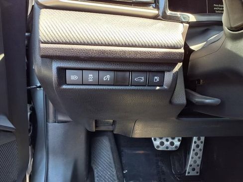 Used 2025 Toyota Camry SE image 12