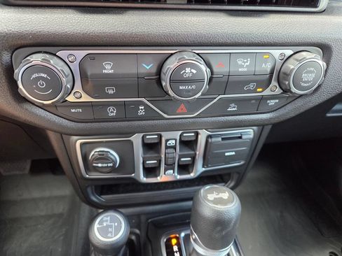 Certified 2026 Jeep Wrangler Unlimited Sport AWD/4WD image 24