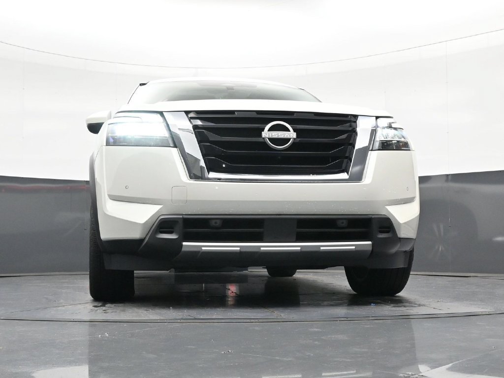 Used 2024 Nissan Pathfinder Platinum FWD image 21