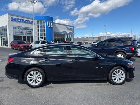 Used 2024 Chevrolet Malibu LT image 2