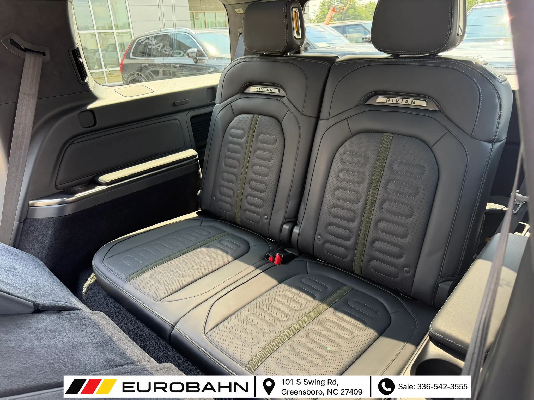 Used 2025 Rivian R1S Adventure Dual AWD/4WD image 17