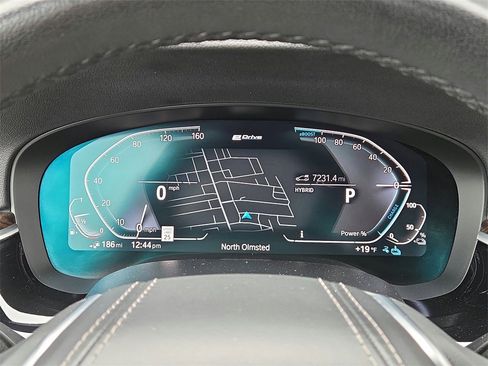 Used 2023 BMW 530e xDrive image 10