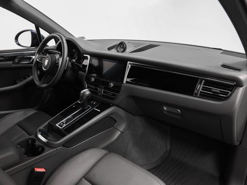 Used 2023 Porsche Macan AWD/4WD image 22