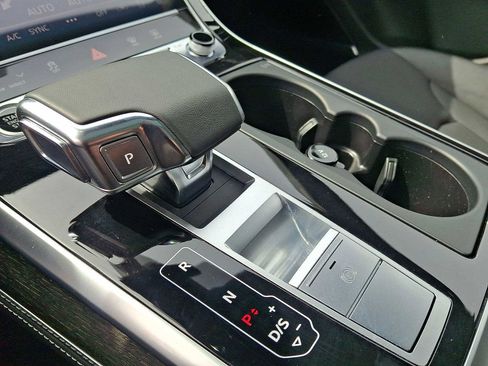 Certified 2025 Audi Q7 3.0T Premium Plus AWD/4WD image 12
