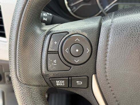 Used 2016 Toyota Corolla LE image 16