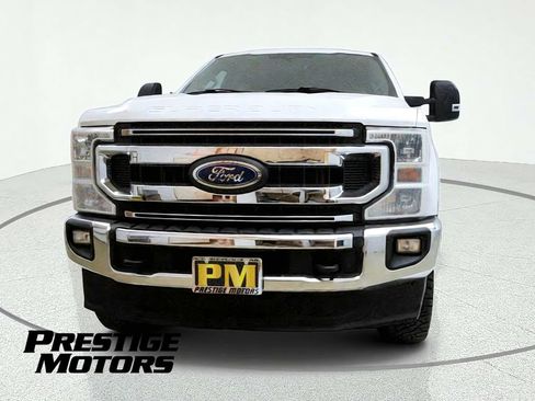 Used 2022 Ford F250 XLT w/ XLT Value Package AWD/4WD image 2