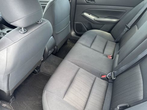 Used 2025 Nissan Altima 2.5 SV FWD image 29