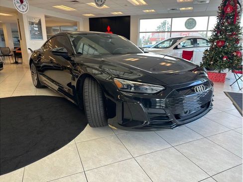 Used 2022 Audi e-tron GT Prestige w/ Prestige Package image 3