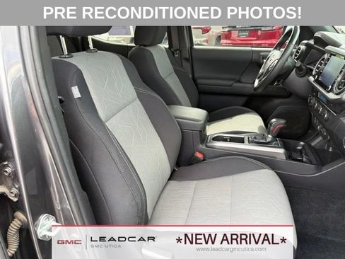 Used 2023 Toyota Tacoma TRD Off-Road w/ Black Out Package (TMS) AWD/4WD image 11