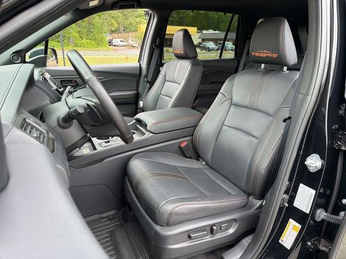 Certified 2025 Honda Passport TrailSport image 21