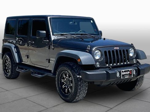 Used 2018 Jeep Wrangler Unlimited Sport S AWD/4WD image 3