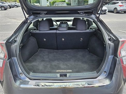 Used 2017 Toyota Prius Three w/ Advanced Technology Package image 6