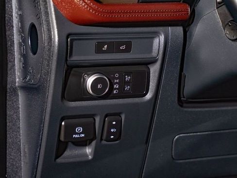 Used 2022 Ford Expedition Max Limited image 22