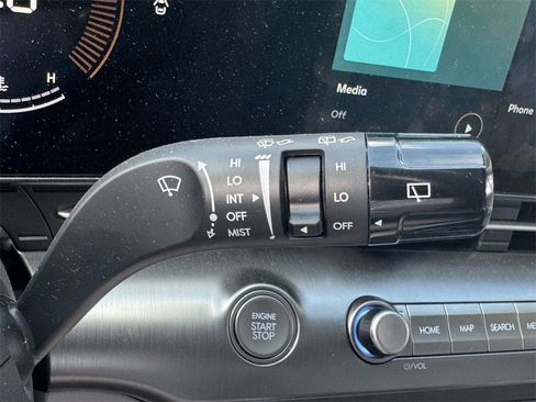 Certified 2025 Hyundai Kona SEL image 25