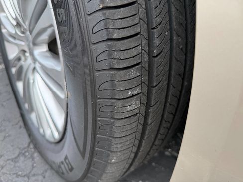 Used 2015 Chrysler Town & Country Touring-L w/ Driver Convenience Group FWD image 15