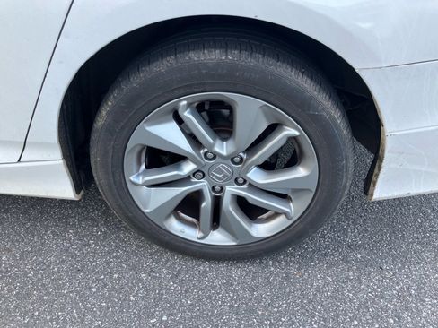 Used 2018 Honda Accord LX image 25