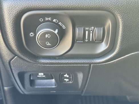 Used 2022 RAM 1500 Laramie image 25