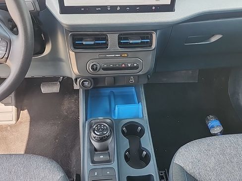 Used 2025 Ford Maverick XLT w/ Equipment Group 302A AWD/4WD image 10