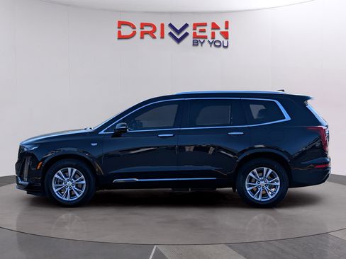 Used 2023 Cadillac XT6 Luxury image 2