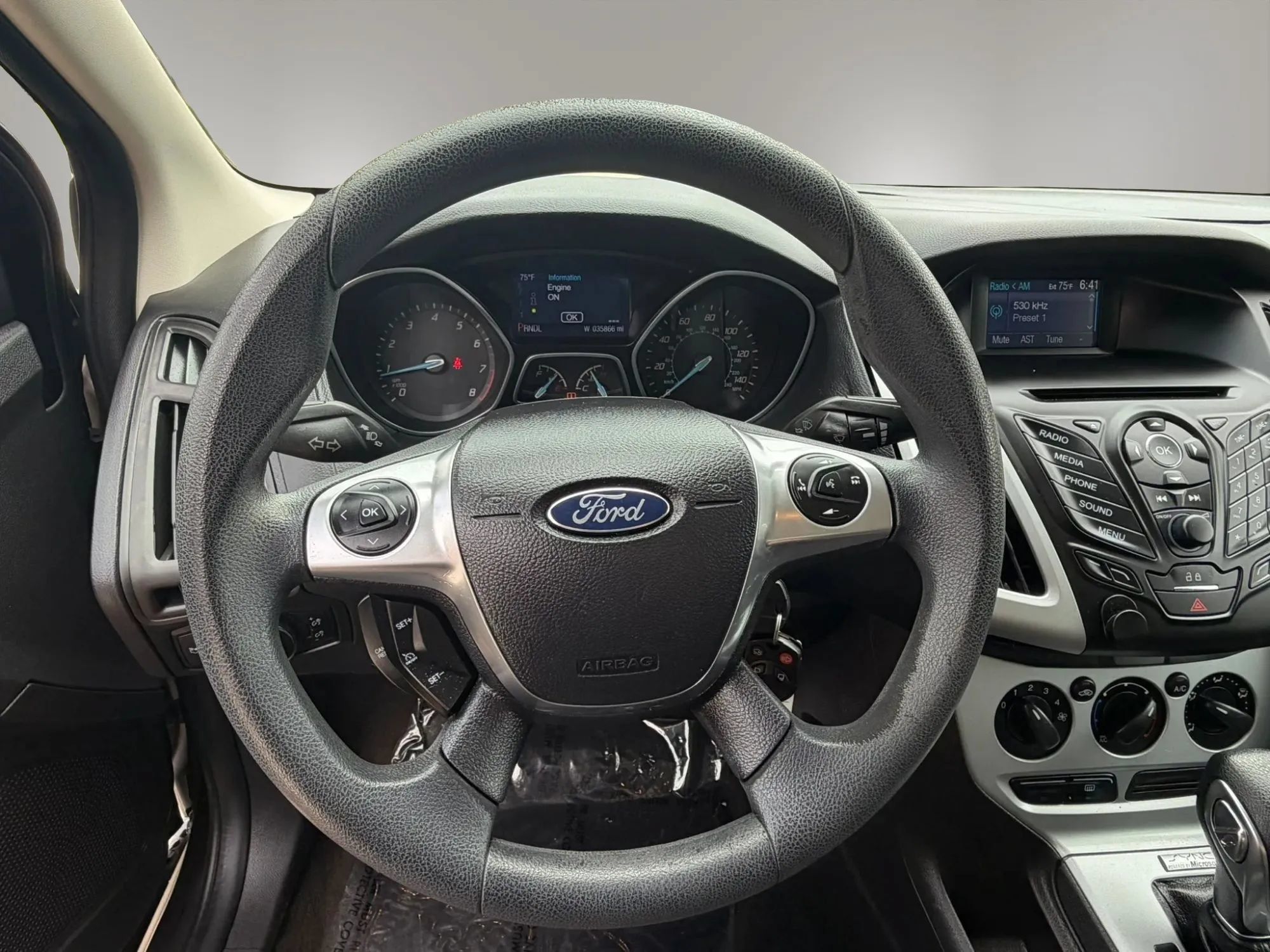 Used 2014 Ford Focus SE FWD image 16