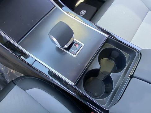 New 2026 Land Rover Range Rover Velar Dynamic SE image 9