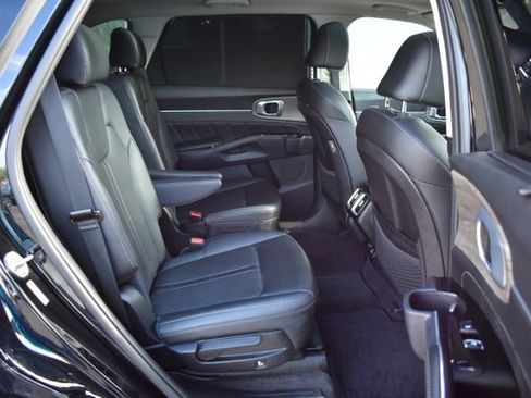 Used 2023 Kia Sorento EX AWD/4WD image 9