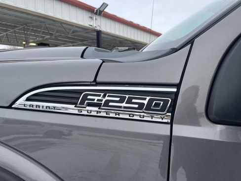 Used 2011 Ford F250 Lariat w/ Lariat Interior Pkg image 6
