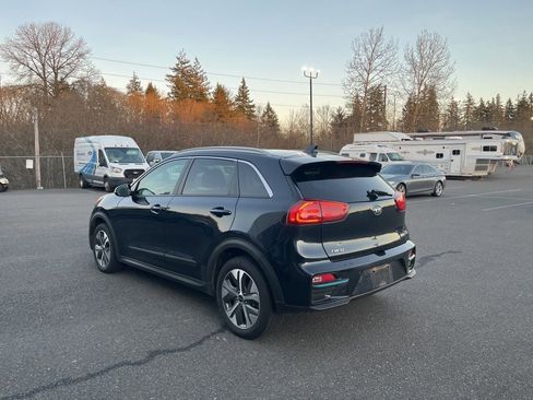 Used 2020 Kia Niro EX Premium w/ Cold Weather Package image 2