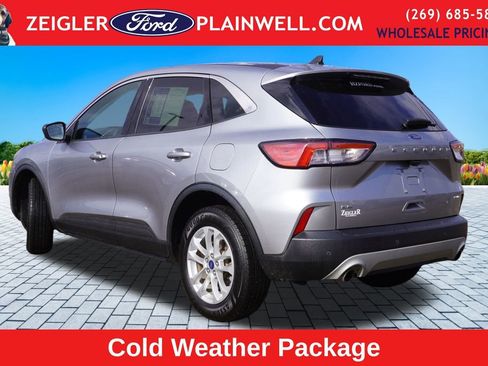 Used 2022 Ford Escape SE w/ Cold Weather Package image 3