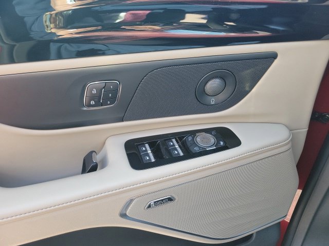 Certified 2025 Lincoln Nautilus Reserve AWD/4WD image 41
