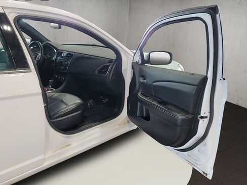 Used 2013 Chrysler 200 Limited FWD image 35