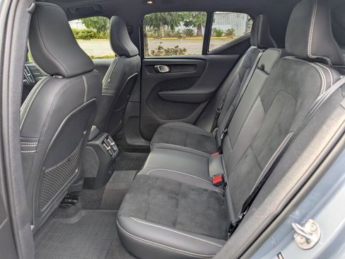 Used 2023 Volvo XC40 Recharge Ultimate w/ Protection Package Premier image 11