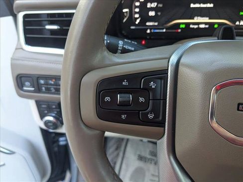 Used 2023 GMC Yukon Denali w/ Denali Reserve Package image 19