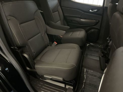Used 2023 GMC Acadia SLE w/ Elevation Edition FWD image 20