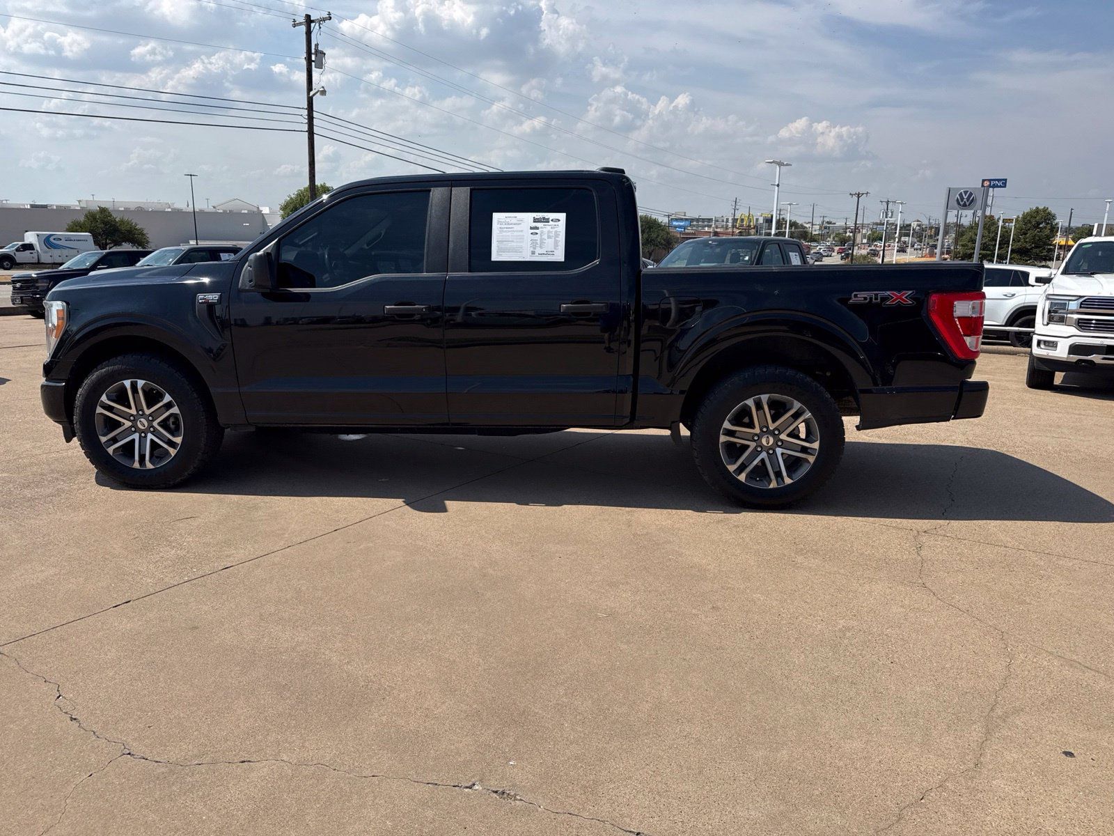 Used 2022 Ford F150 XL w/ STX Appearance Package RWD image 4