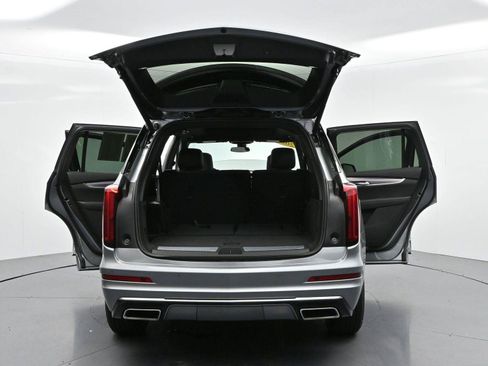 Certified 2025 Cadillac XT6 Luxury FWD image 39