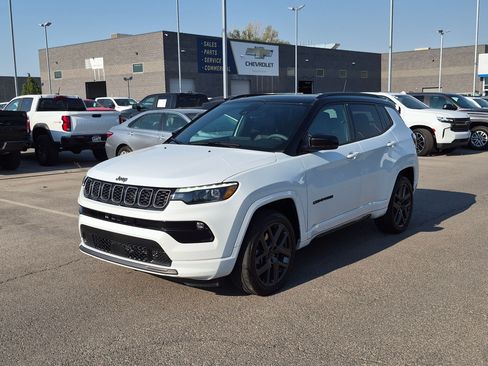 Used 2025 Jeep Compass Limited w/ High Altitude Package AWD/4WD image 8