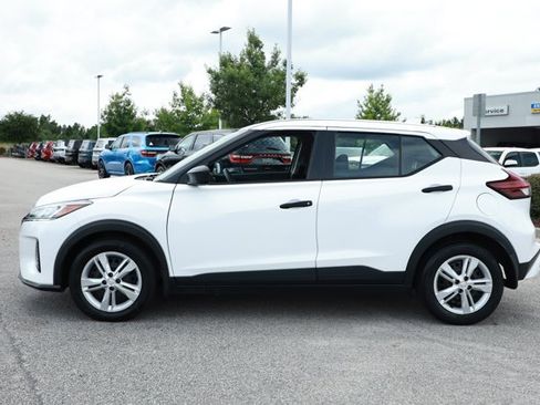 Used 2024 Nissan Kicks S FWD image 9