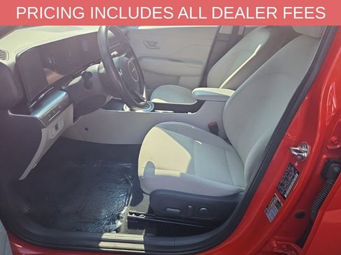 Used 2025 Hyundai Kona SEL FWD image 6